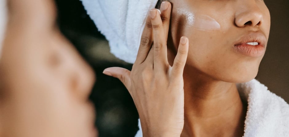 3 techniques d’experts pour bien appliquer sa crème