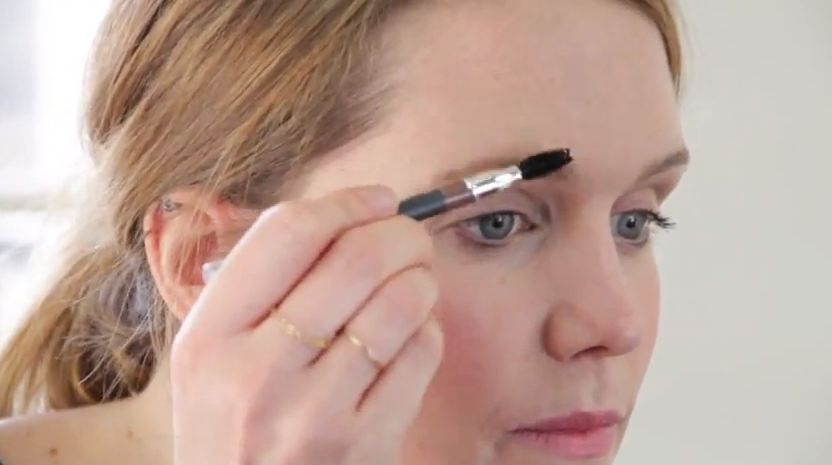 Vidéo: Comment se maquiller les yeux au quotidien ?