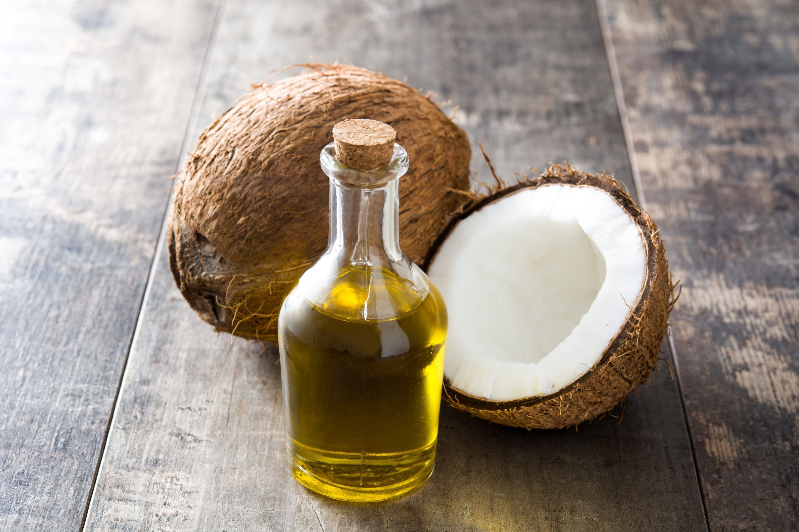 11 utilisations beauté de l'huile de coco (visage, cheveux, corps)
