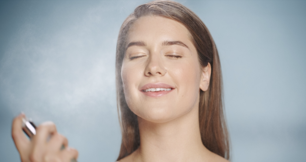 Intégrer une brume à votre routine, THE astuce pour une peau saine