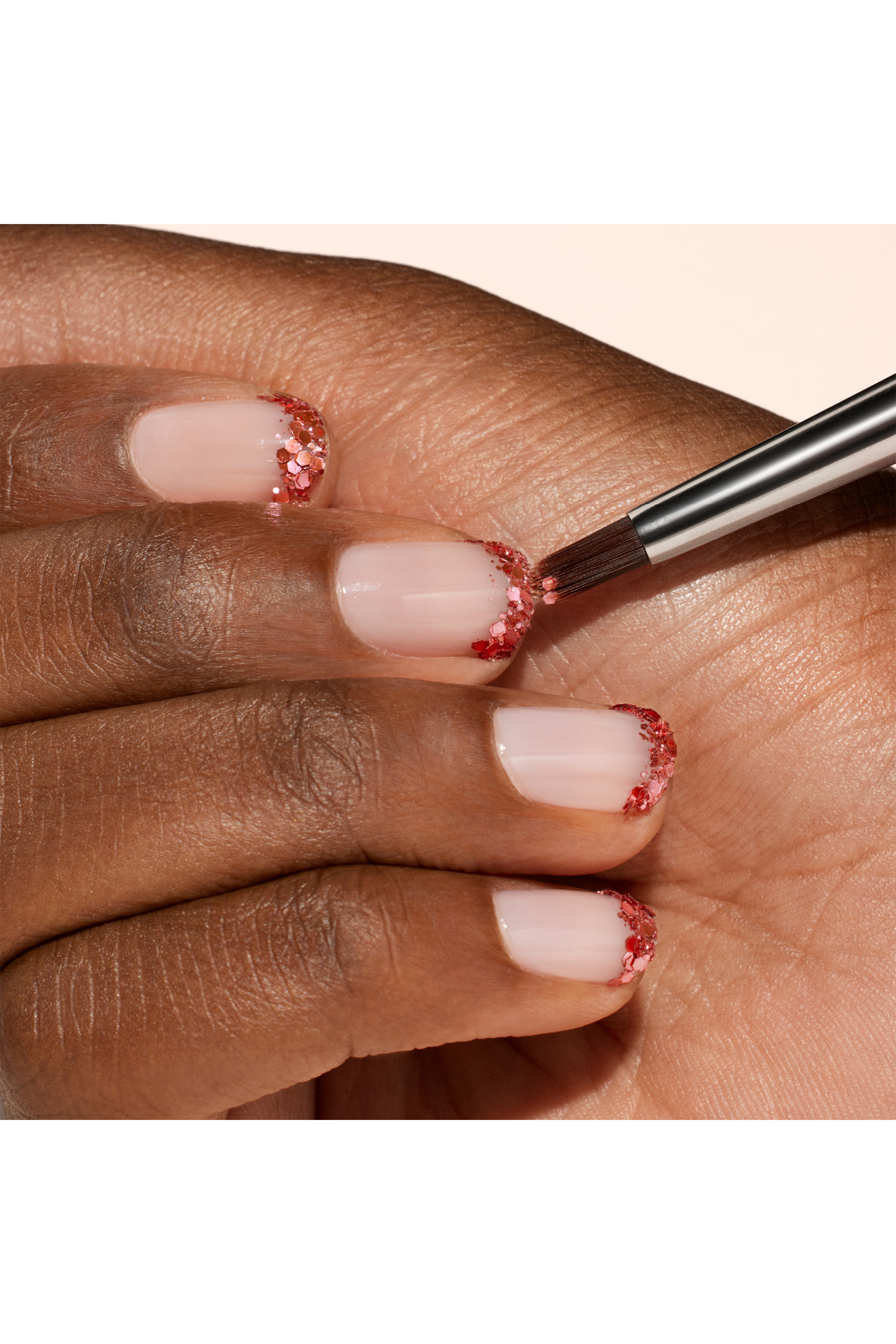 Pinceau paillettes nail art