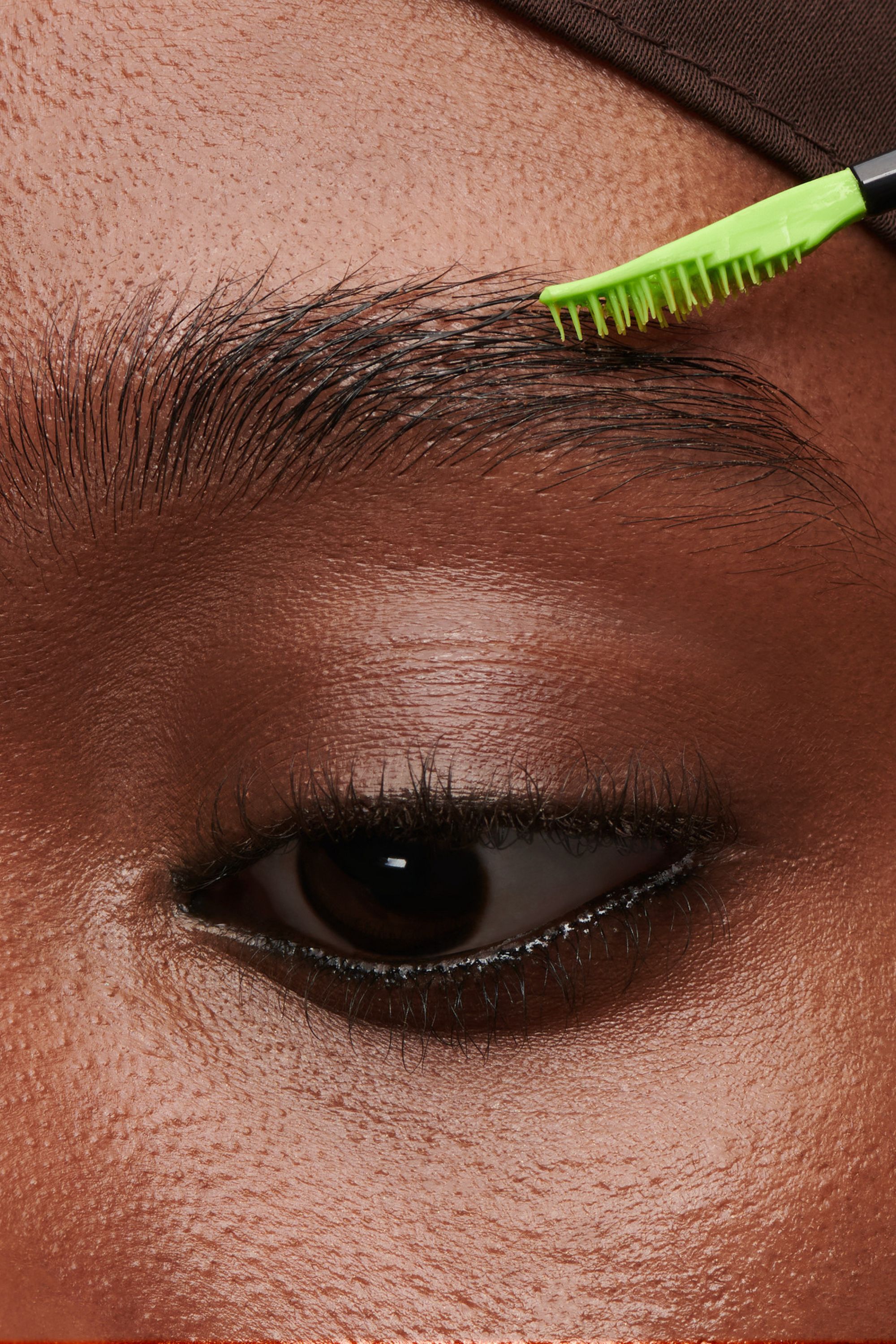 Gel à sourcils fixateur