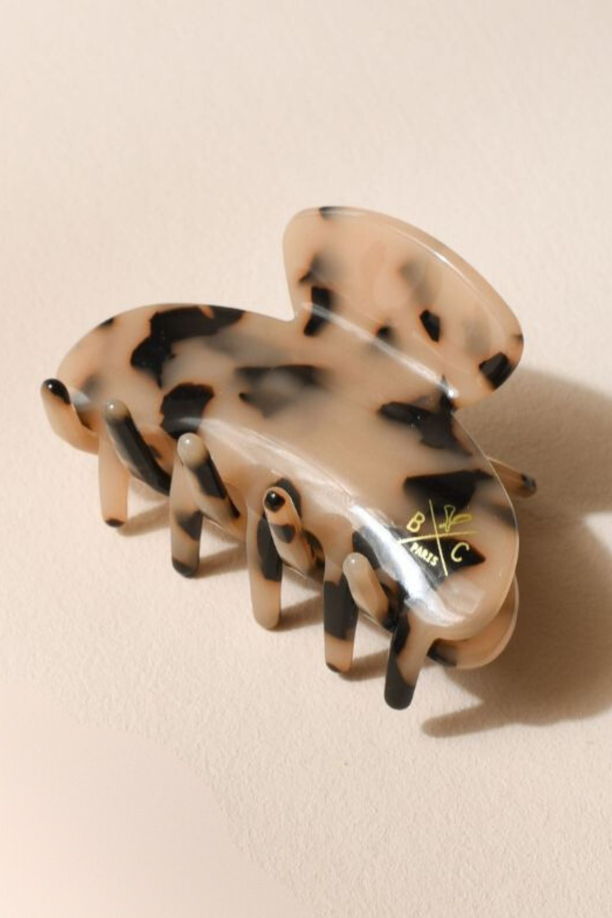 Pince écaille