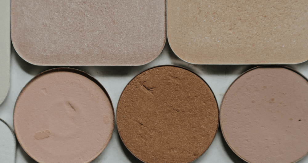 Ces 5 façons d’appliquer votre blush changeront la forme de votre visage